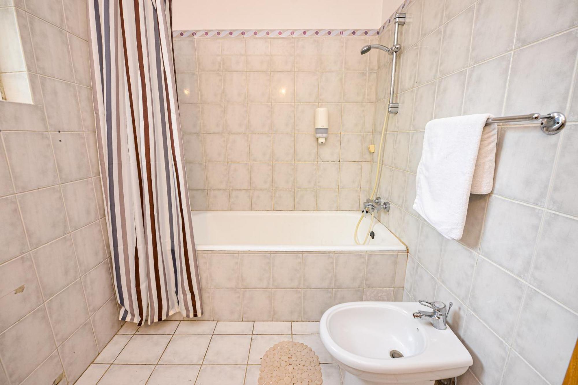 בוקרשט The Lincoln Suites - Central Shabbat Friendly Apartments מראה חיצוני תמונה